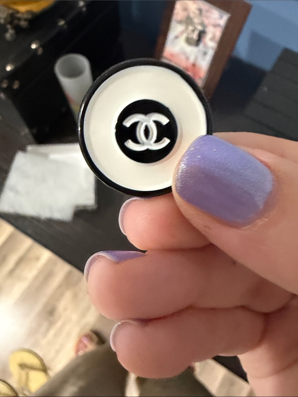 Authentic Chanel button - Picture 2 of 2